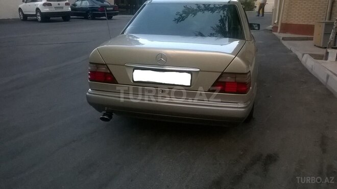 Mercedes E 200 1995, 227,200 km - 0.2 l - Bakı