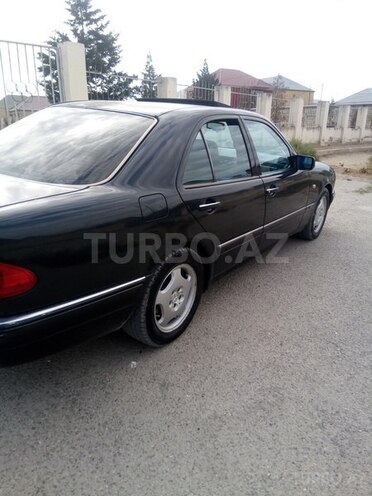 Mercedes E 230 2006, 310,000 km - 2.3 l - Bakı