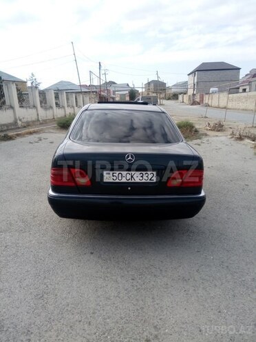 Mercedes E 230 2006, 310,000 km - 2.3 l - Bakı