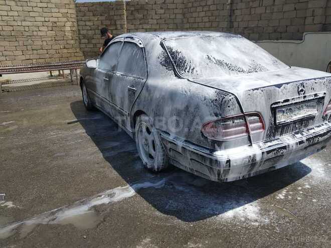 Mercedes E 280 1999, 224,000 km - 2.8 l - Xırdalan