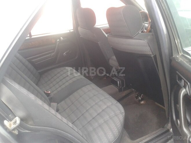 Mercedes 190 1991, 324,564 km - 1.8 l - Quba