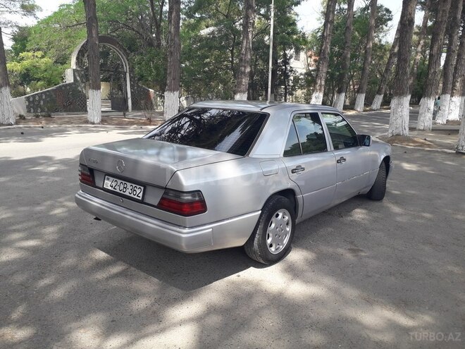Mercedes E 200 1998, 250,000 km - 2.0 l - Sumqayıt