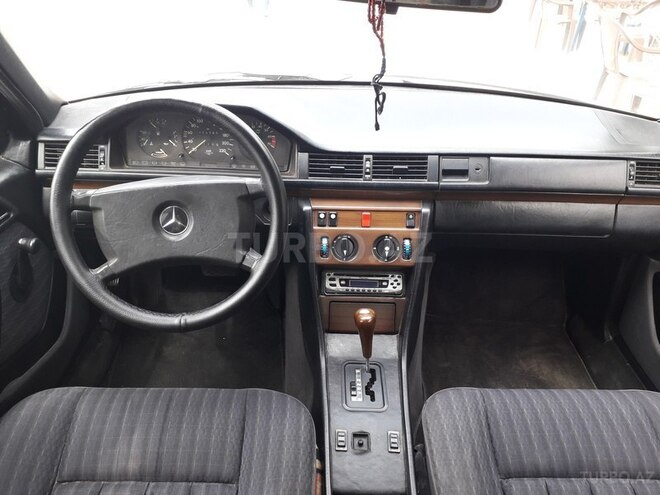 Mercedes E 200 1998, 250,000 km - 2.0 l - Sumqayıt