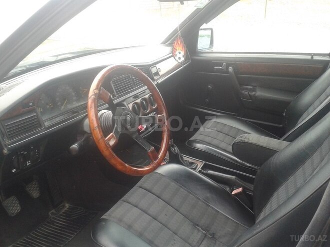 Mercedes 190 1991, 324,564 km - 1.8 l - Quba