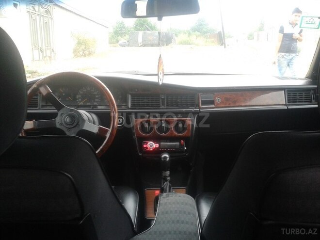 Mercedes 190 1991, 324,564 km - 1.8 l - Quba