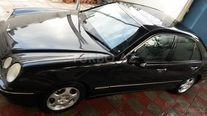 Mercedes E 220 2001, 282,800 km - 2.2 l - Bakı