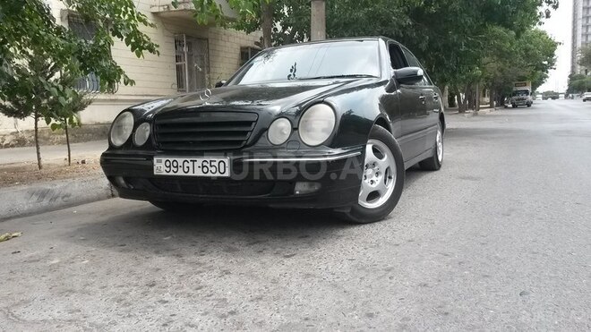 Mercedes E 220 2001, 282,800 km - 2.2 l - Bakı