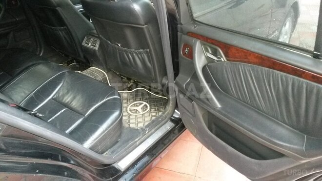 Mercedes E 220 2001, 282,800 km - 2.2 l - Bakı