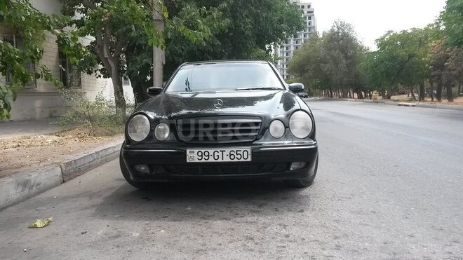 Mercedes E 220 2001, 282,800 km - 2.2 l - Bakı