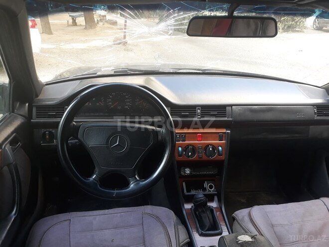 Mercedes E 220 1994, 276,846 km - 2.2 l - Bakı