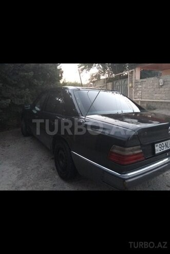 Mercedes E 300 1990, 245,000 km - 3.0 l - Bakı