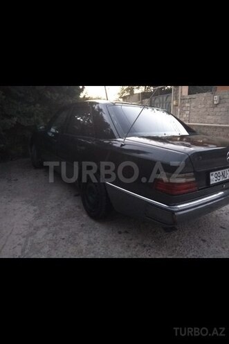 Mercedes E 300 1990, 245,000 km - 3.0 l - Bakı