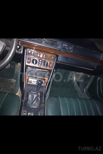 Mercedes E 300 1990, 245,000 km - 3.0 l - Bakı