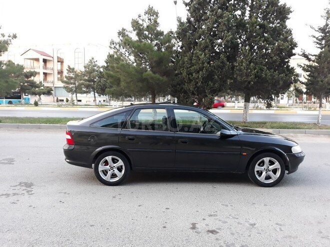 Opel Vectra 1996, 300,000 km - 2.0 l - Sumqayıt