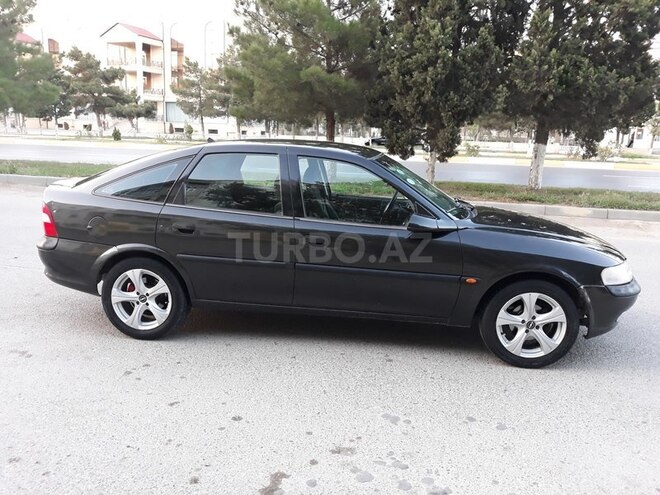 Opel Vectra 1996, 300,000 km - 2.0 l - Sumqayıt