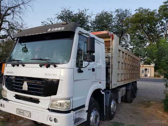 HOWO Sinotruk 2012, 400,000 km - 9.5 l - Xaçmaz