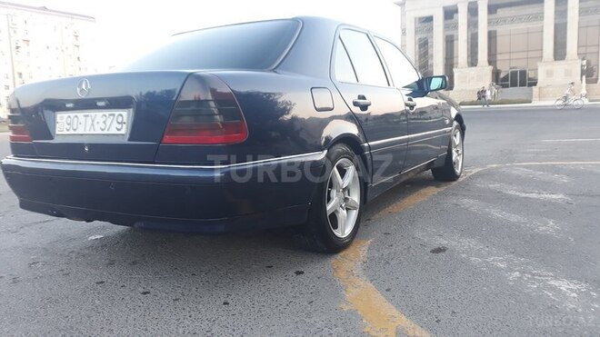 Mercedes C 220 2000, 400,000 km - 2.2 л - Sumqayıt