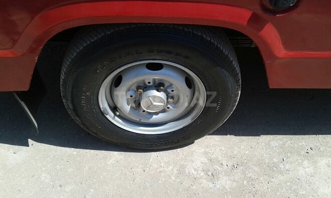 Mercedes 208 D 1993, 555,000 km - 2.3 l - Salyan