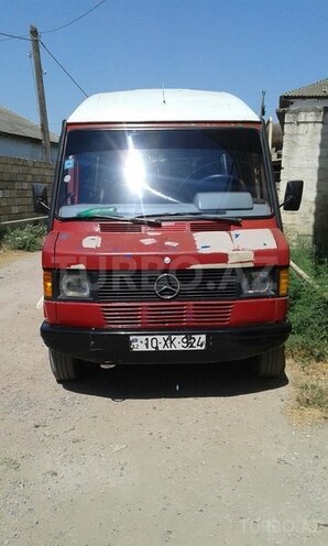 Mercedes 208 D 1993, 555,000 km - 2.3 l - Salyan