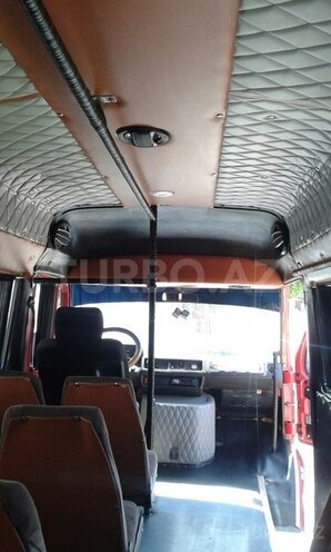 Mercedes 208 D 1993, 555,000 km - 2.3 l - Salyan