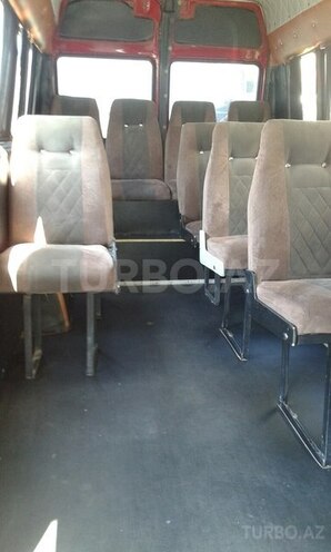 Mercedes 208 D 1993, 555,000 km - 2.3 l - Salyan