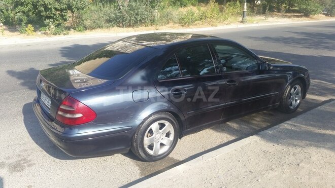 Mercedes E 220 2003, 300,000 km - 2.2 л - Bakı