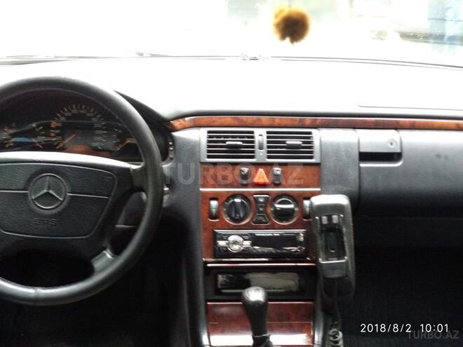 Mercedes E 280 1997, 360,000 km - 3.2 л - Bakı