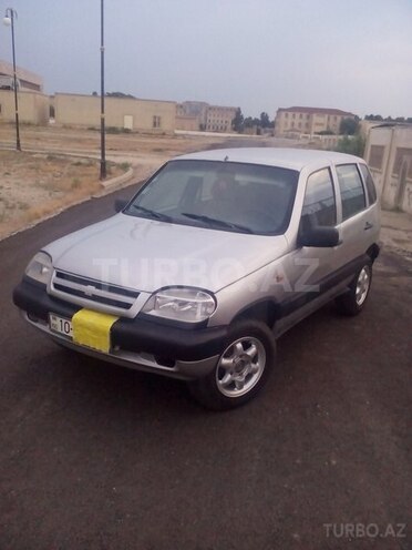 Chevrolet Niva 2003, 180,000 km - 0.2 l - Neftçala