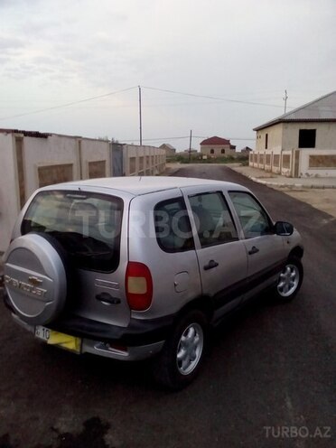 Chevrolet Niva 2003, 180,000 km - 0.2 l - Neftçala