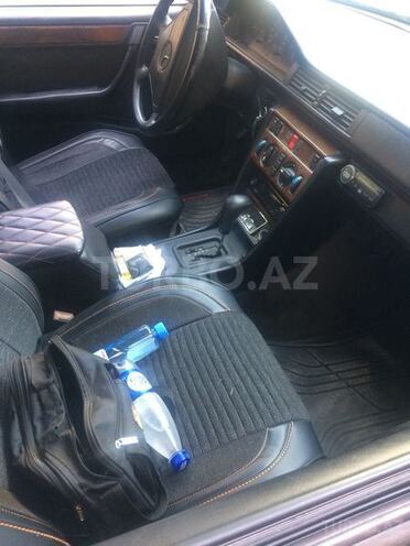 Mercedes E 220 1994, 313,000 km - 2.2 л - Bakı