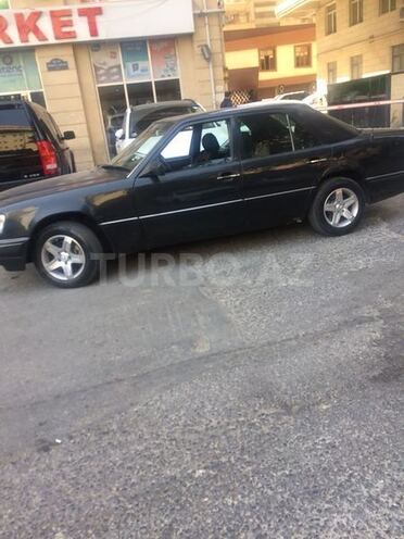 Mercedes E 220 1994, 313,000 km - 2.2 л - Bakı