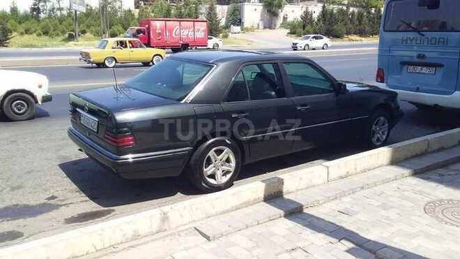 Mercedes E 220 1994, 313,000 km - 2.2 л - Bakı