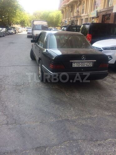 Mercedes E 220 1994, 313,000 km - 2.2 л - Bakı