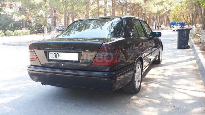 Mercedes C 220 1994, 256,000 km - 2.2 l - Sumqayıt