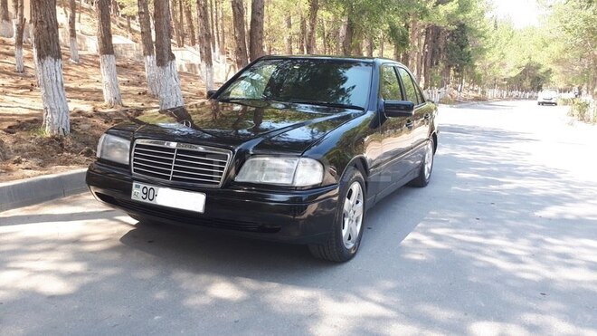 Mercedes C 220 1995, 256,000 km - 2.2 l - Sumqayıt