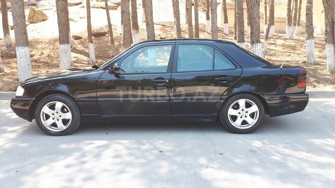 Mercedes C 220 1995, 256,000 km - 2.2 l - Sumqayıt