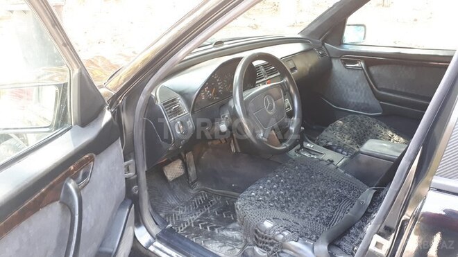 Mercedes C 220 1995, 256,000 km - 2.2 l - Sumqayıt