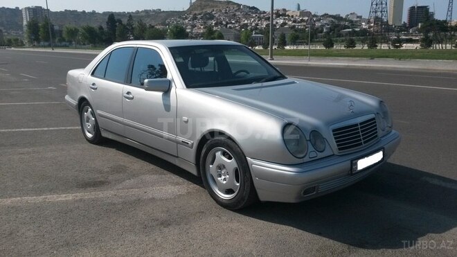 Mercedes E 240 1998, 270,000 km - 2.4 l - Bakı