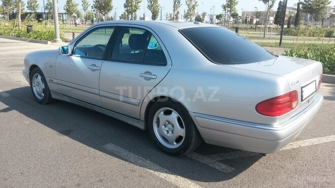 Mercedes E 240 1998, 270,000 km - 2.4 l - Bakı