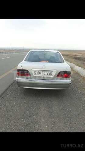 Mercedes E 220 2001, 252,000 km - 2.2 l - Bakı