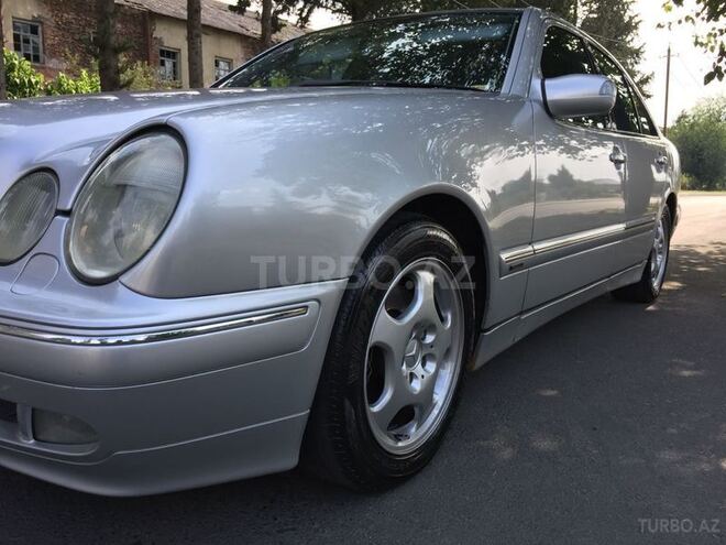 Mercedes E 280 2000, 286,032 km - 2.8 л - Zaqatala