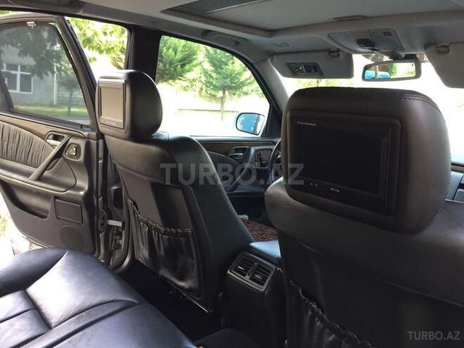 Mercedes E 280 2000, 286,032 km - 2.8 л - Zaqatala