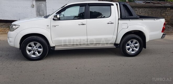 Toyota Hilux 2011, 18,000 km - 0.3 l - Ağdaş