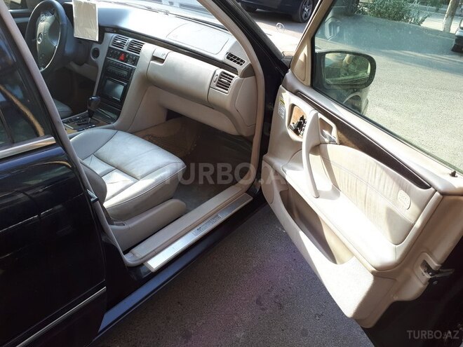 Mercedes E 320 2002, 206,702 km - 3.2 l - Bakı