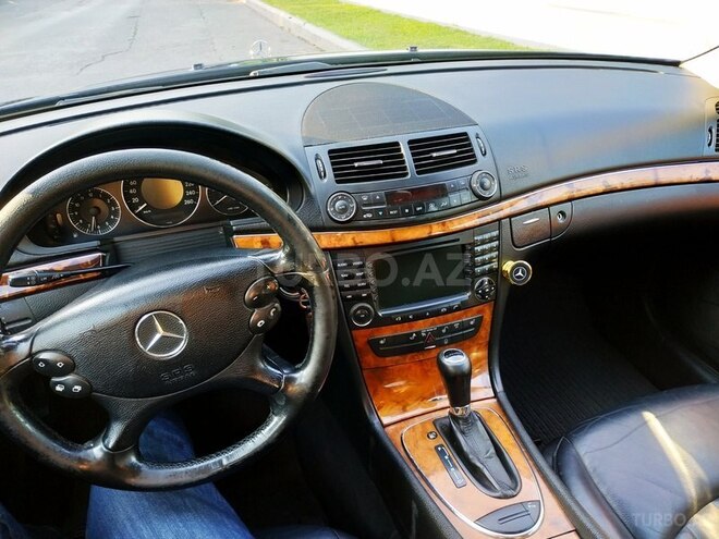 Mercedes E 220 2006, 233,000 km - 2.2 л - Bakı