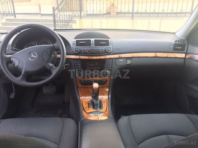 Mercedes E 220 2002, 243,180 km - 2.2 l - Bakı
