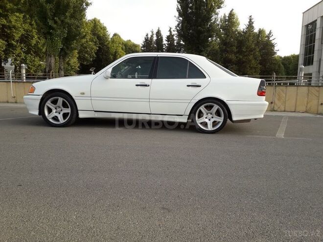 Mercedes C 230 1998, 233,000 km - 2.3 l - İsmayıllı