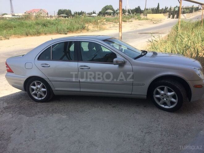 Mercedes E 240 2001, 196,000 km - 2.4 l - Bakı