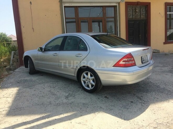 Mercedes E 240 2001, 196,000 km - 2.4 l - Bakı