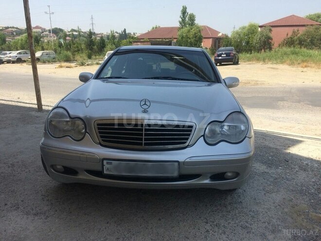 Mercedes E 240 2001, 196,000 km - 2.4 l - Bakı